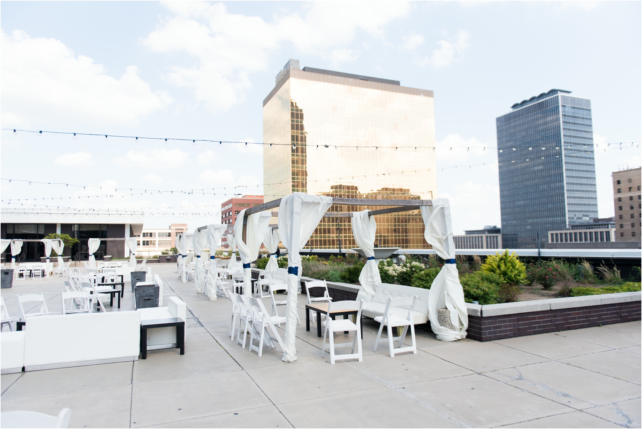 Regions Tower | Sarah and Rachel Wedding Photographers | Indianapolis, IN | Rooftop Cocktail Hour