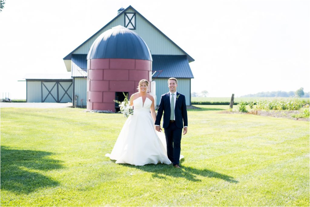 Barn photos with the bride and groom