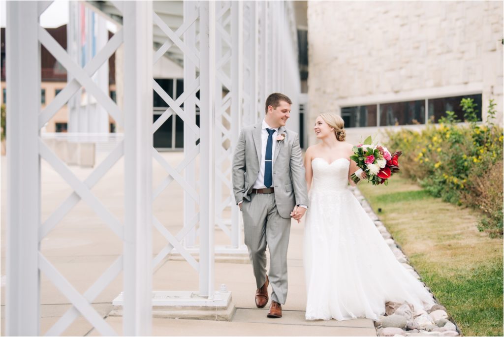 Timeless bride and groom portraits at the Indiana State Museum