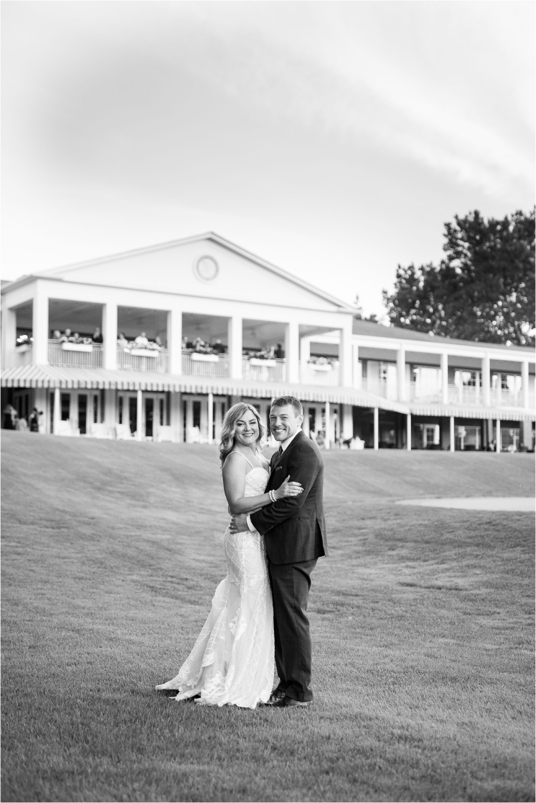 Stunning couple photos outside of fort wayne country club