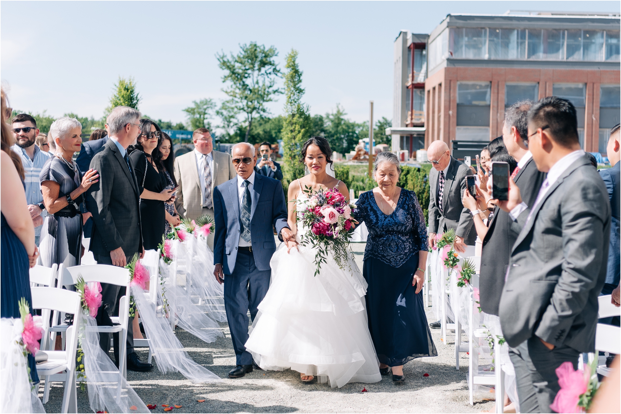 Ritz Charles outdoor wedding ceremony